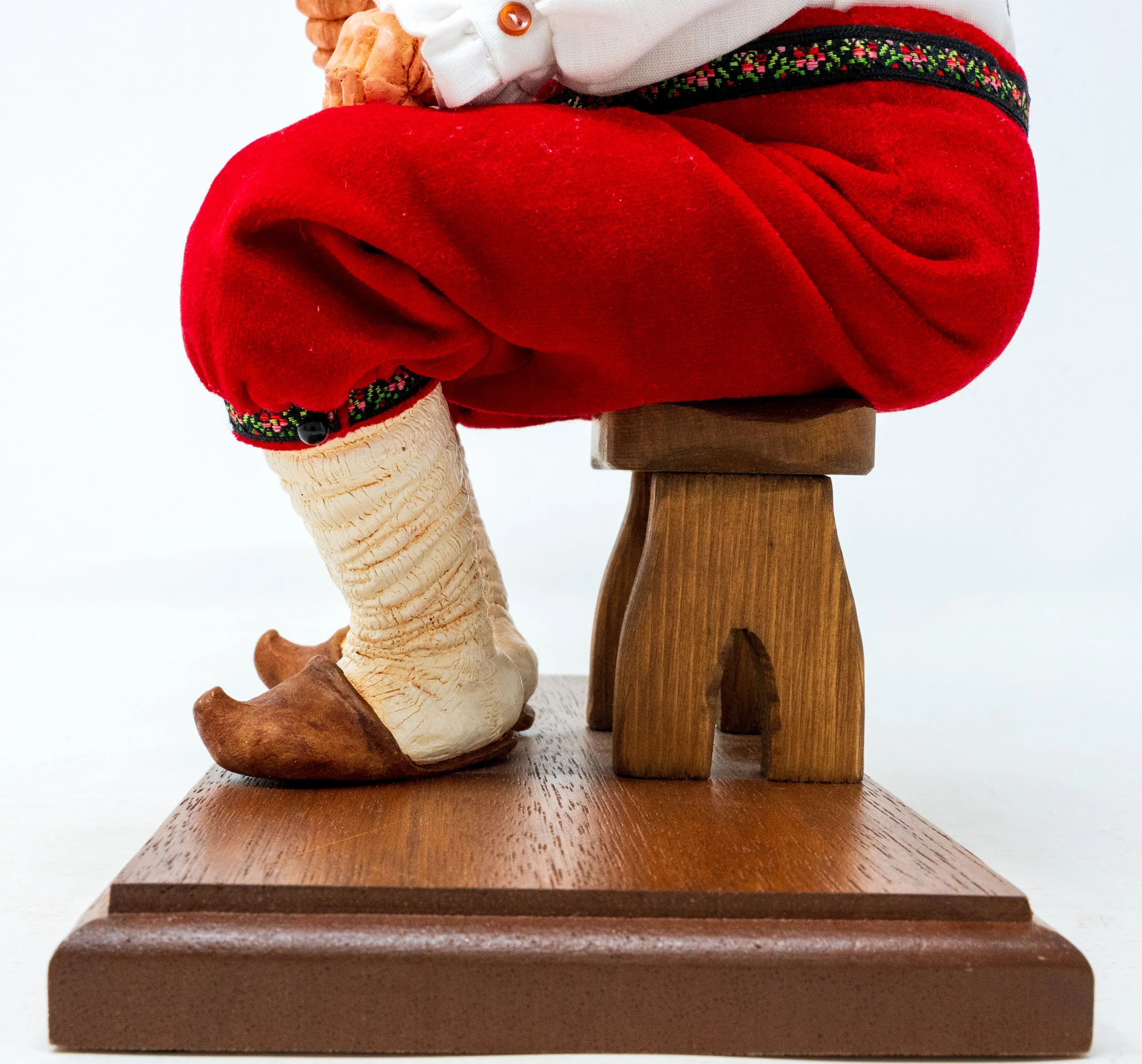 Santa Takes a Break - The First Speical Edition Simpich Santa